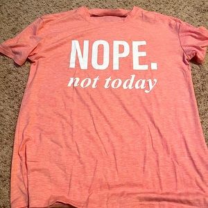 Vintage tee perfect for relaxing or pair with white jeans and head to brunch